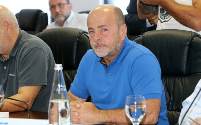 Ο ΛΑΘΟΣ ΠΡΟΕΔΡΟΣ 